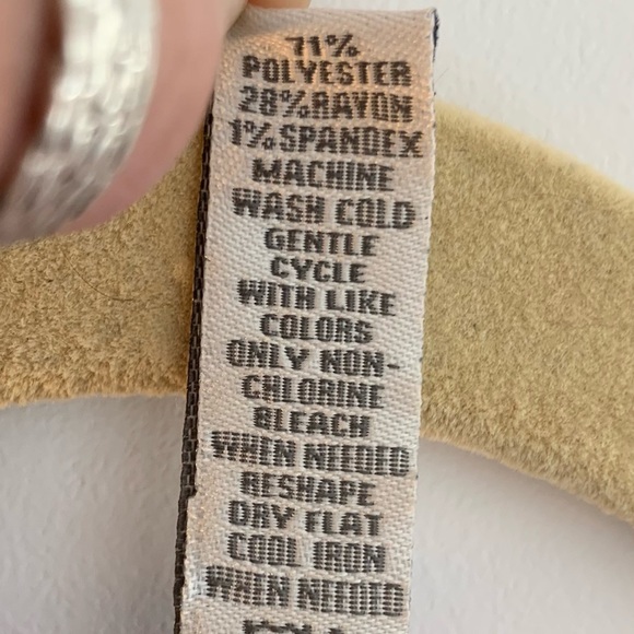 AMERICAN RAG TOP w/ RUFFLE DETAIL - Picture 4 of 4